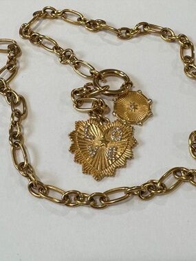 Gold Heart Pendant Link Necklace - Elegant Women’s Jewelry